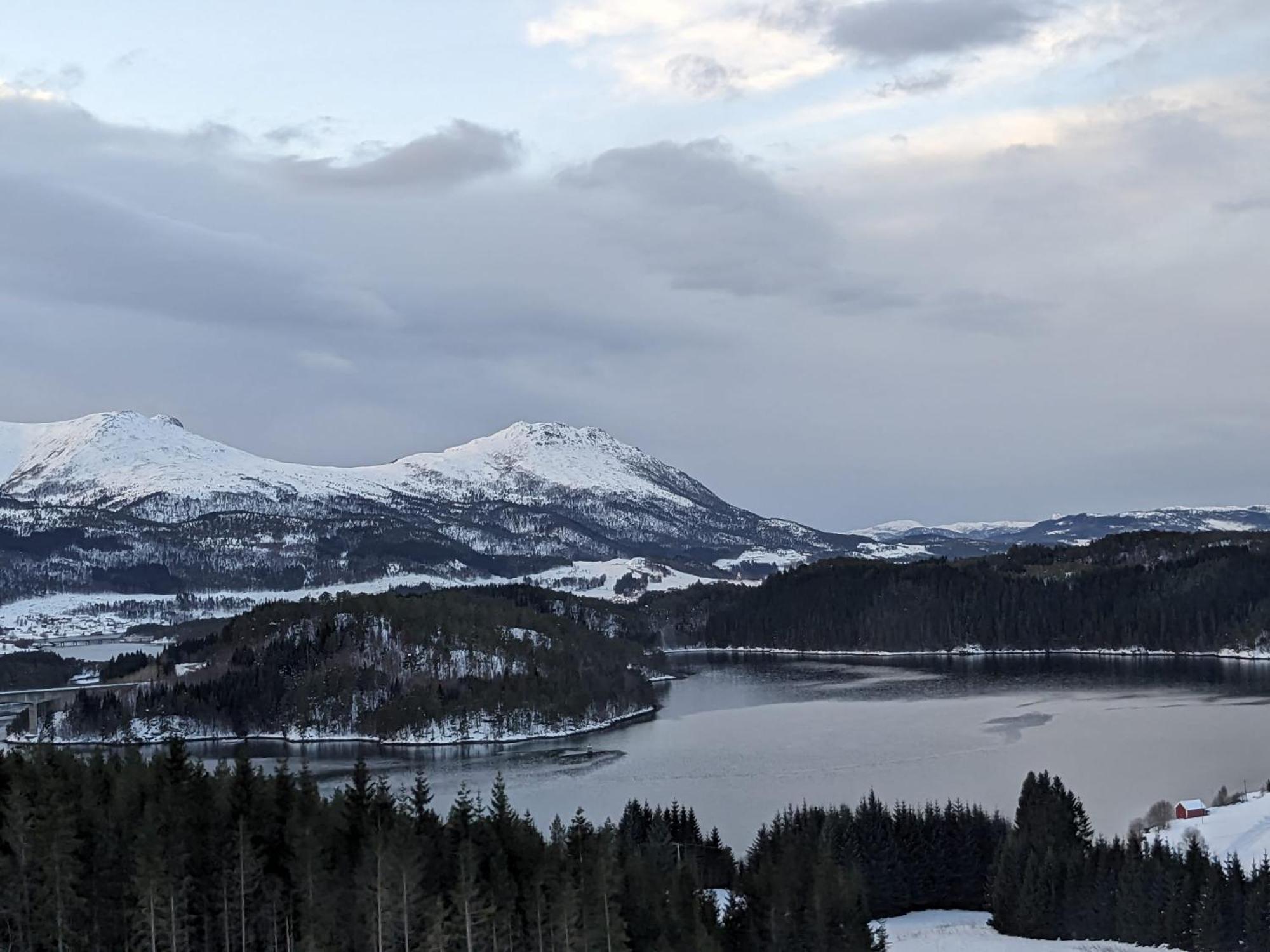 Overnatting Rodal Valsøybotn Exterior foto